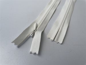 Usynlig lynlås - offwhite og ikke delbar, 21 cm